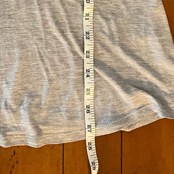 NWOT H&M Sparkly Tee XL - Picture 4 of 5